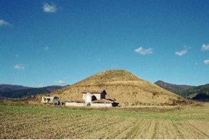 Figure 2. Ostrusha Mound (by Văleva 2005).